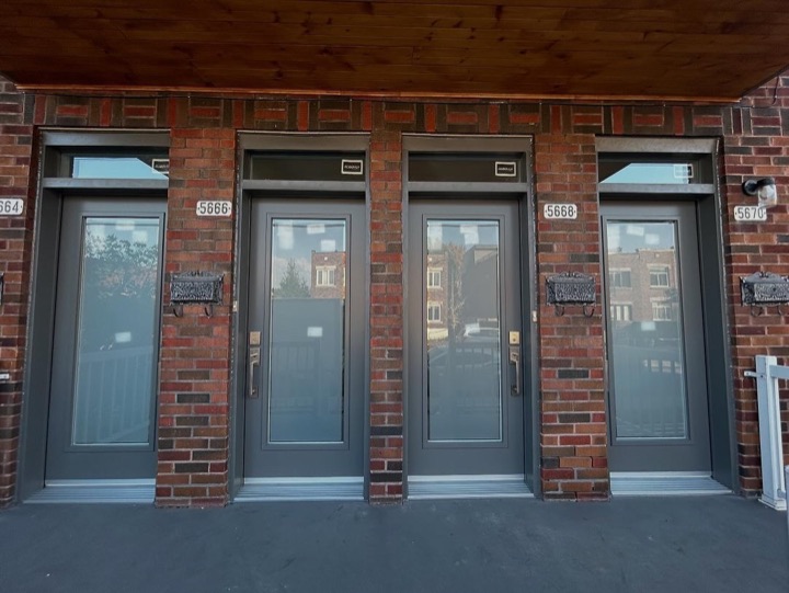 Portes d’entrée en série, multilogement